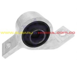 Buje grande izquierdo tijera delantera Subaru Forester 2003