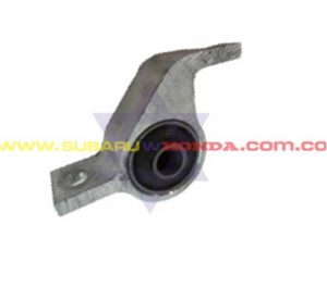 Buje grande izquierdo tijera delantera Subaru Forester 2008